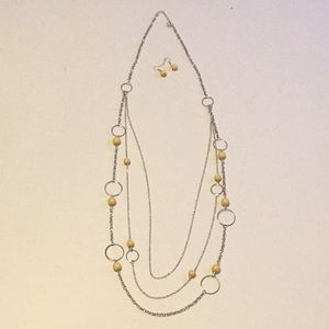 Yellow necklace and earring set ⭐️👌